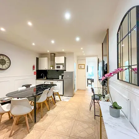 Urban Flat 81 - Luxe Sebastopol *