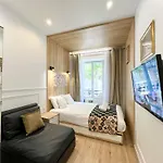Urban Flat 81 - Luxe Sebastopol *