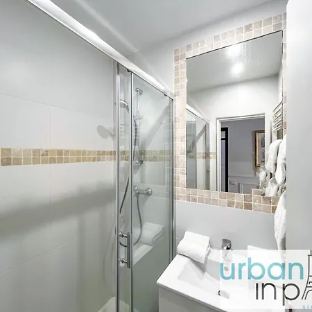 Urban Flat 81 - Luxe Sebastopol 아파트 *