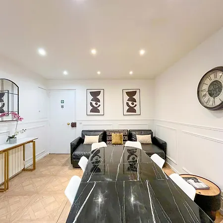 Urban Flat 81 - Luxe Sebastopol 아파트 *