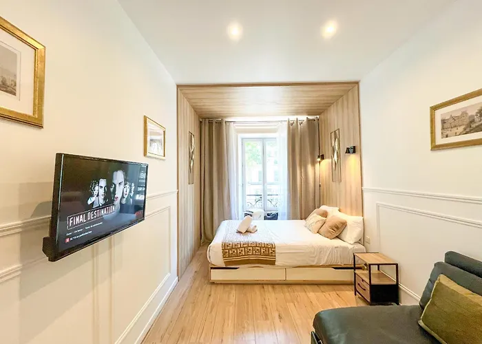 Urban Flat 81 - Luxe Sebastopol