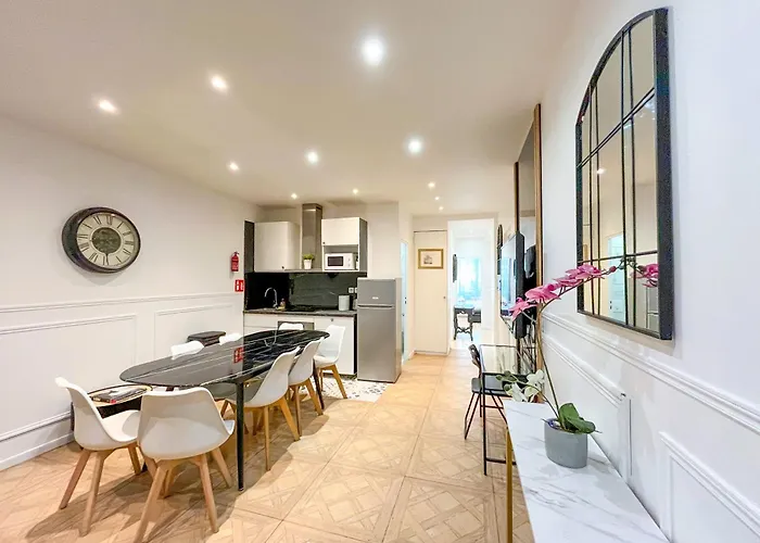 Urban Flat 81 - Luxe Sebastopol *
