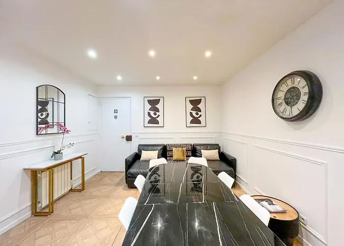 Urban Flat 81 - Luxe Sebastopol 아파트 *